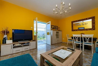 Villa mit Infinity-Pool, Spa