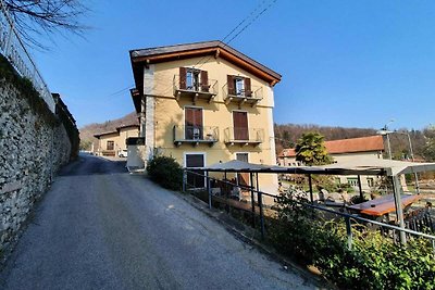 Appartamento moderno vista lago maggiore