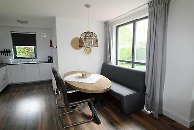 Heller Bungalow in ruhiger Parklage