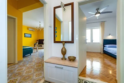 Villa con piscina a sfioro, spa