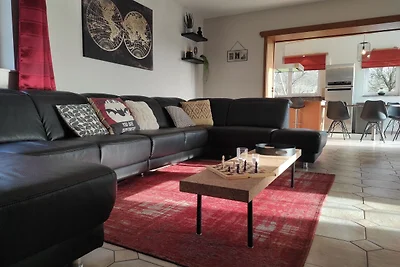 Villa in Stavelot mit Sauna und Außenpool