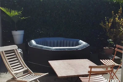 Casa vacanze con giardino e vasca...