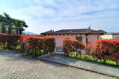 Appartement in Luino met gedeeld zwembad