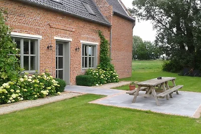 Spaziosa villa a Diksmuide, con cortile