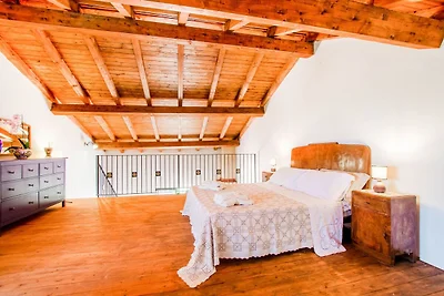 Villa panoramica con piscina