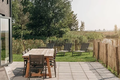 Luxusvilla mit Sauna, am Wasser gelegen, in d...