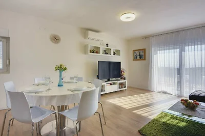 Wohnung mit Balkon und Meerblick
