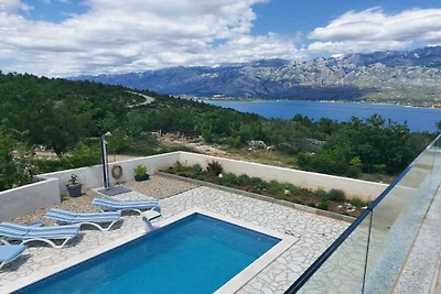 Ferienhaus in Vinjerac mit Schwimmbecken