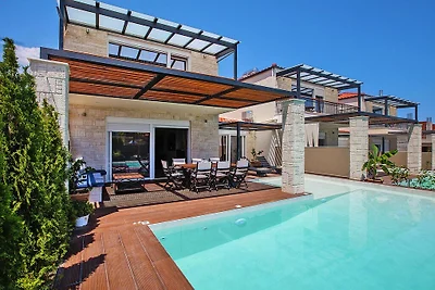 Lussuosa villa sulla con piscina privata