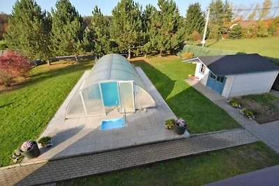Ampia villa con piscina