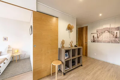 An den Toren des Kaiserlichen Palastes, 4.