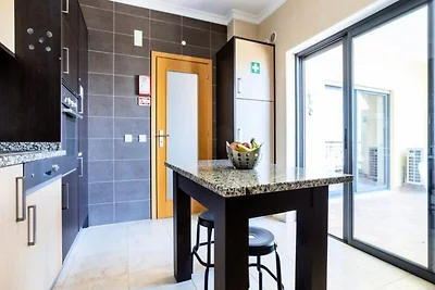 Wohnung in Lagos mit Pool und Balkon