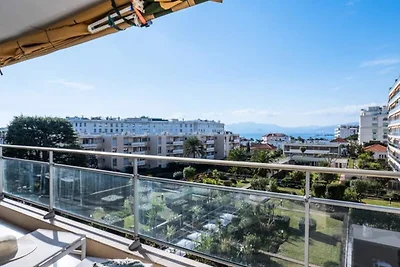 4-Zimmer-Apartment mit Meerblick, Terrasse un...