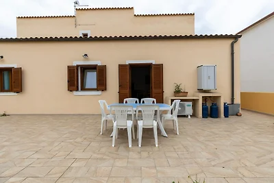 Villa mit Garten und Klimaanlage