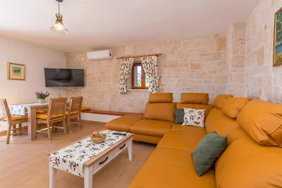 The Grandfather Villa – Heated Pool Retreat