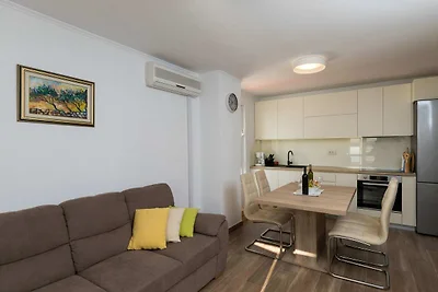 Apartment Gigi - Two Bedroom Apartment with T...