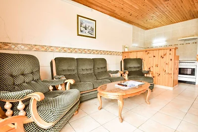 Bella casa vacanza con piscina a Argeliers