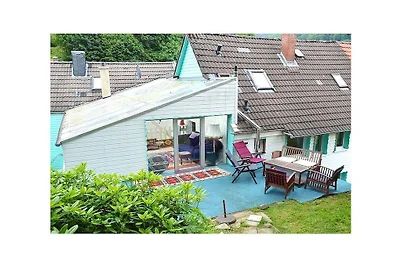 Groot chalet aan de bergbeek