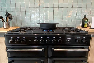 Luxusvilla mit Garten und Seilrutsche