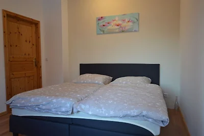 Geräumiges Obergeschoss Apartment nahe Wald