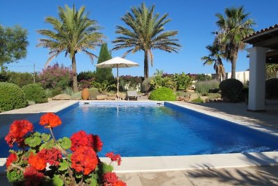 Paisible villa avec piscine privée à Cala...