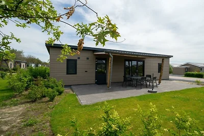 Ferienhaus in Bovenkarspel mit Terrasse