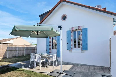 Huis vlakbij La Prée Beach met uitzicht op...