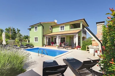 Villa con piscina e jacuzzi