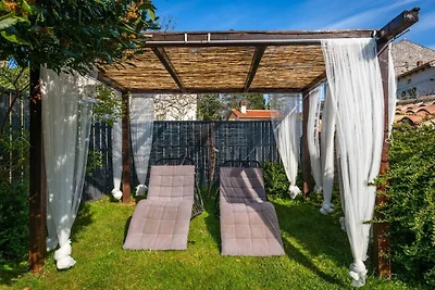 Villa en Krnica con piscina