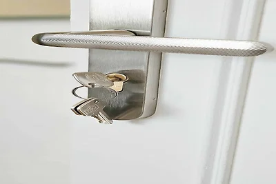 Camera accogliente in un accogliente appartam...