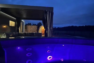 Anhänger in 03058 mit Schwimmbecken