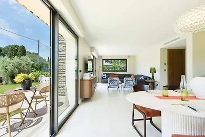 Villa in Mougins mit Pool und Baumhaus