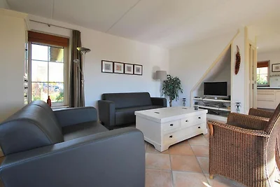 Strandvilla mit Garten und Zugang zum Wasser