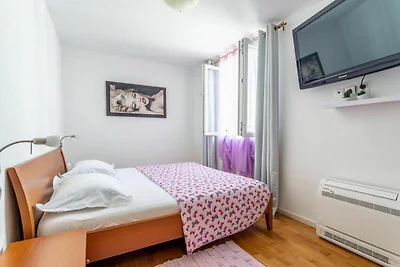 Apartment Zara - Two Bedroom Apartment with B...