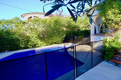 Huis met grote tuin en privézwembad