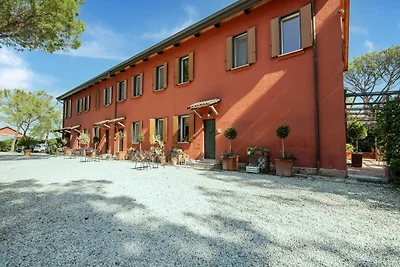 Tranquillo agriturismo con piscina a Roma