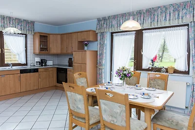Luminosa villa con terrazza privata a Lirstal