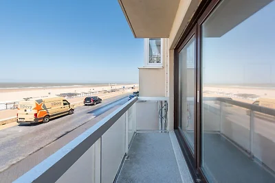 Schöne Wohnung mit Terrasse und Meerblick