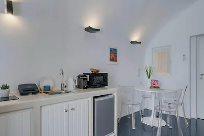 Fira Retreat con vista mare