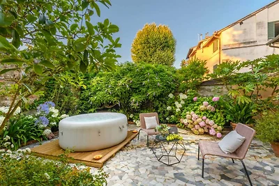 Luxe modern appartement in Lucca