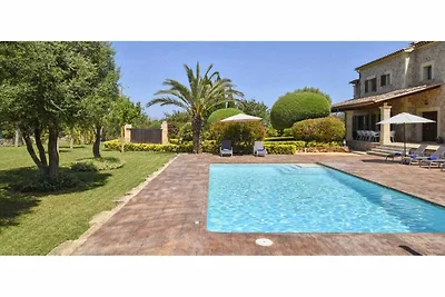 Lussureggiante casa vacanze con piscina