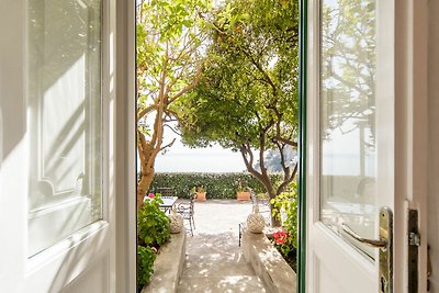 Moderne Villa in Positano mit Swimmingpool