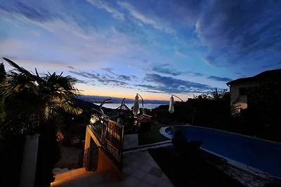 Beautiful Unique Family Villa Emily - Five Be...