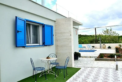 Ferienhaus in Vinjerac mit Schwimmbecken