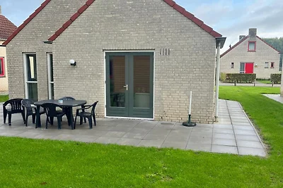 Moderner Bungalow in Ewijk für 6 Personen