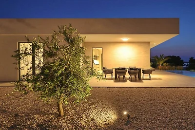 Villa in Tkon mit Schwimmbecken