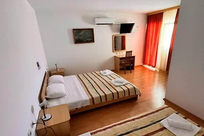 Pansion Tony Pag - Quadruple Room with Balcon...