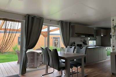 Modernes Chalet 1 km vom Strand entfernt
