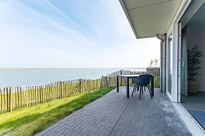 Marina-Aufenthalt mit zwei Terrassen