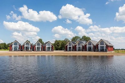 Vakantiehuis met tuin nabij Tjeukermeer